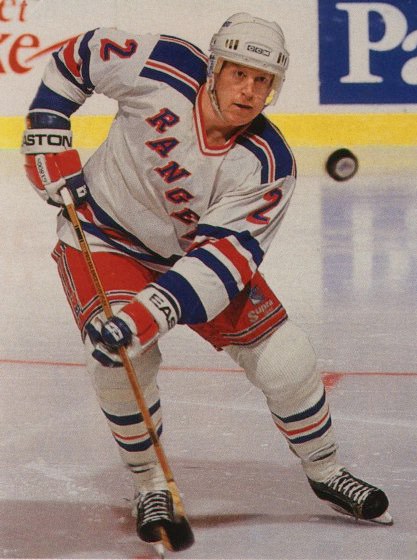 BRIAN LEETCH New York Rangers Kenner 1998 NHL Starting Lineup SLU Figure  & Card